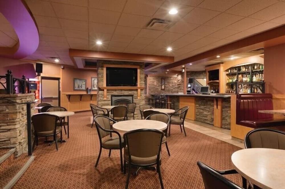Border Inn and Suites Lloydminster - Lloydminster - Bar