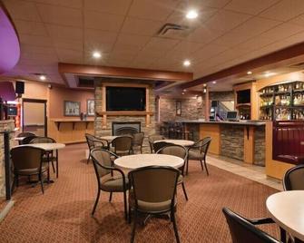 Border Inn & Suites - Lloydminster - Bar