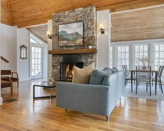 Hamersmith Hollow Retreat Estate by AvantStay Great Views - Mars Hill - Sala de estar
