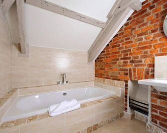 Mannings Hotel - Truro - Kylpyhuone