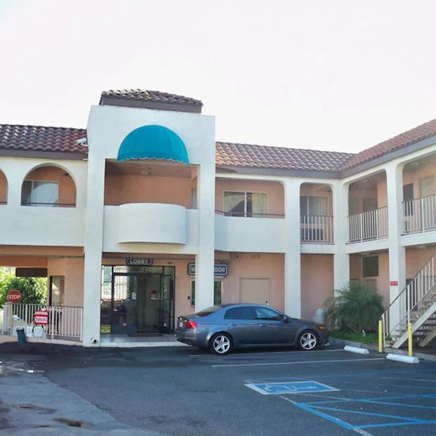 Travelodge by Wyndham Whittier - Whittier - Gebouw