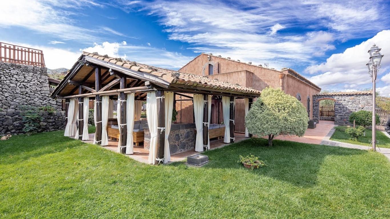 إيتنا كوتا ميلي بوتيك هوتل، تيبيكال سيسيليان فود آند واين