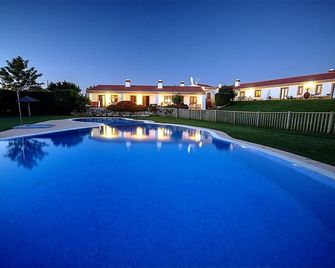Monte Joao Roupeiro - Turismo Rural - Odeceixe - Piscina