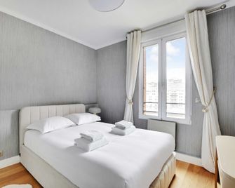 Stunning Apartment - 3br/6p - La DÃfense - Courbevoie - Bedroom