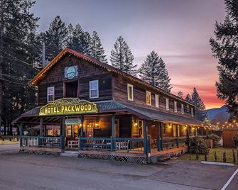 #2 Laughingwater Creek Trail 18+ Shared Bath - Packwood - Building