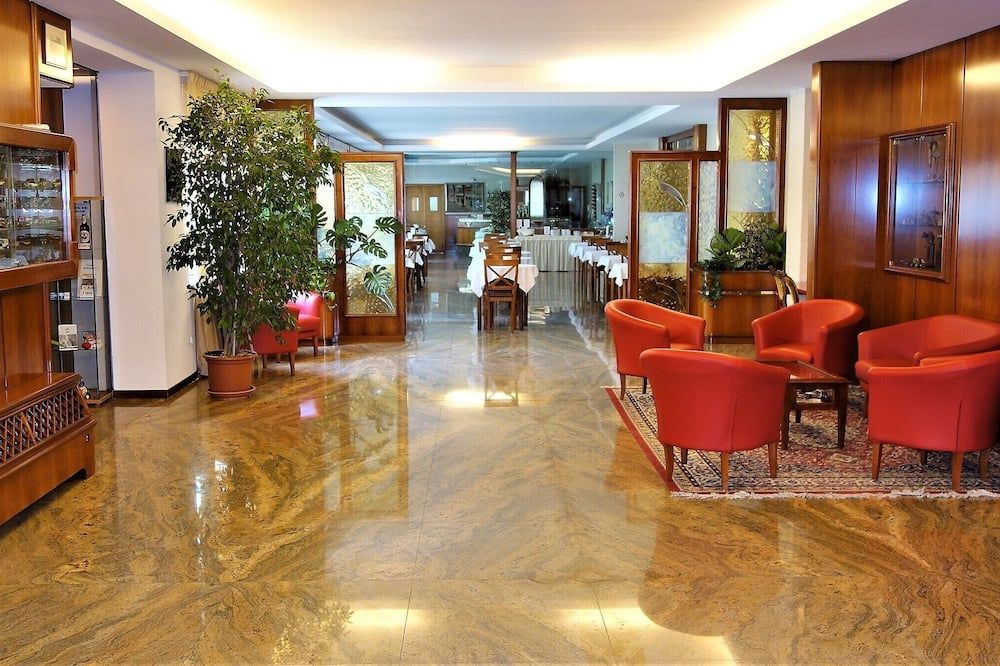 يوروموتيل كروسي بيانكا