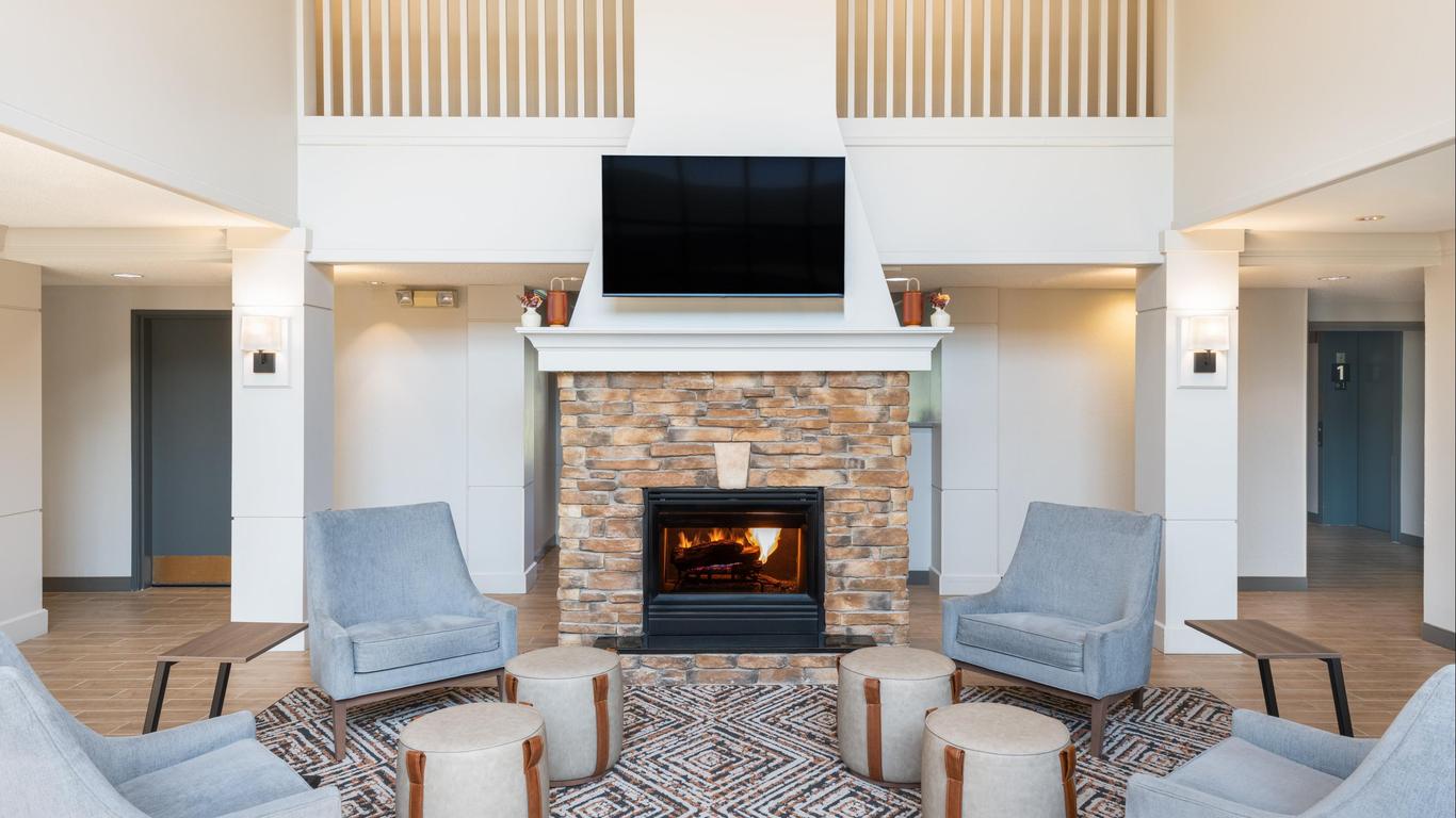 كاندلوود سويتس إيجان أربت ساوث - مول أري ا باي آيتش جي