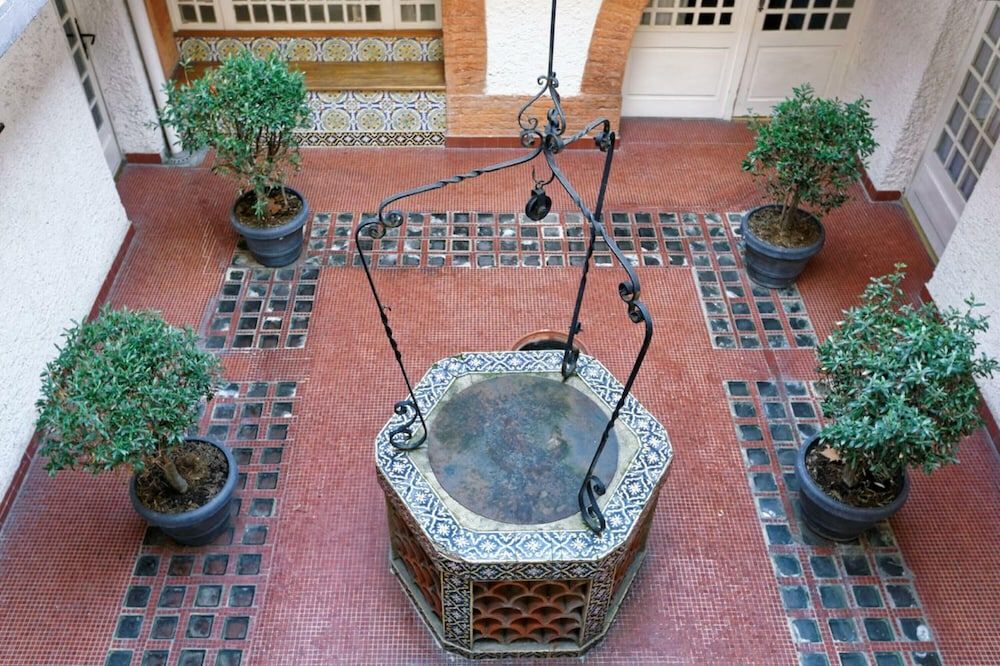 هوستل تول وس ويلسون - تولوز - شرفة مرصوفة