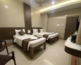 Hotel Sivas Regency (Adults Only) - Theni - Bedroom