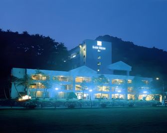Lake Hills Sokrisan Hotel - Boeun - Edificio