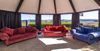 Accent on Taupo - Taupo - Living room
