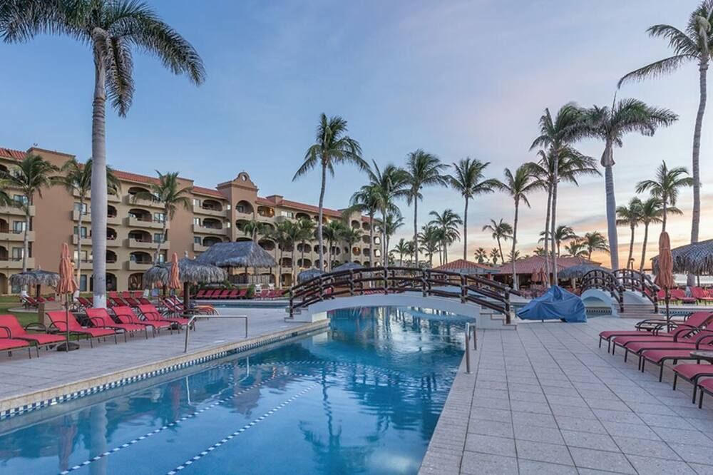 On the beach, 2 BD suite. Retreat to the villa enjoying warmth and relaxation. - סן חוסה דל קאבו - בריכה