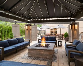 Hyatt House White Plains - White Plains - Binnenhof
