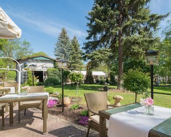 Parkhotel Güldene Berge - Weissenfels - Binnenhof