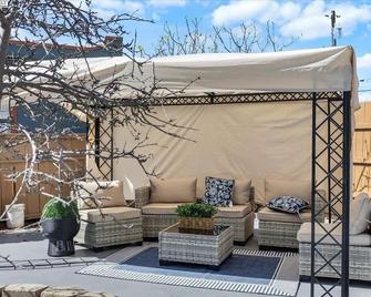 Charming 1-bedroom apartment in Oakland with WiFi - Oakland - Patio