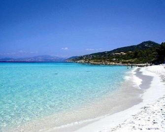 Residence Les Pavillons Du Golfe - Favone - Beach