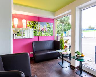B&B Hotel Ingolstadt-Ost - Ingolstadt - Sala de estar