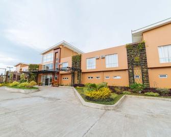 RedDoorz Premium near Health Centrum Banica - Roxas City - Building