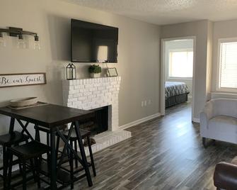 Gatlinburg Chateau Rentals - Gatlinburg - Dining room