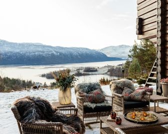 Storfjord Hotel - Skodje - Building