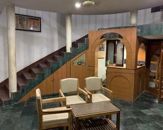 Hotel Mount Way - Ābu Road - Front desk