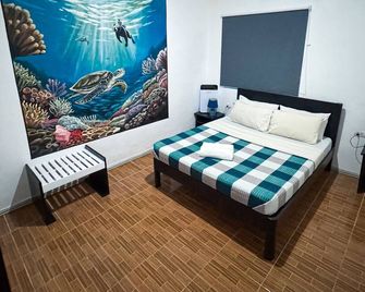 Crazy Bears Hostel - Moalboal - Bedroom