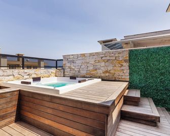 Sobrado com Jacuzzi, a apenas 10min do Mar OSH - Florianopolis - Pool