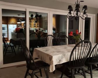 Huge beach front family-friendly dream house - International Falls - Comedor
