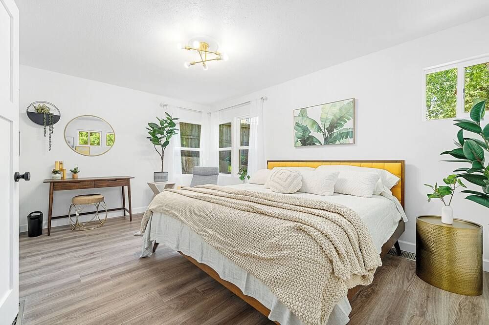 Jaw-dropping artistic mid-century modern home! Close to medical centers - Sioux Falls - Habitación
