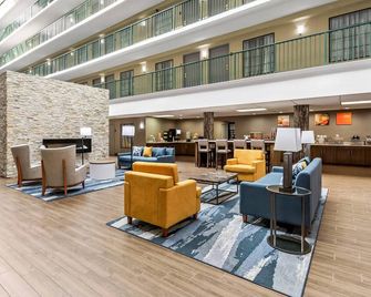 Comfort Suites Near Potomac Mills - Woodbridge - Lobby