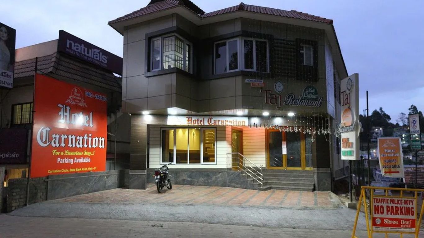 OYO 7987 Hotel Carnation