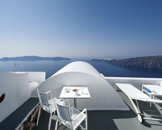 Regina Mare Hotel - אימרוויגלי - מרפסת