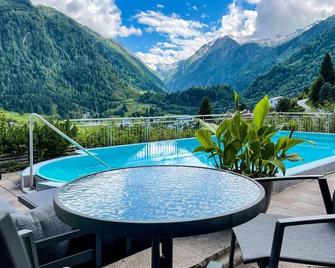 Landhaus Lodges Kaprun by we rent - Kaprun - Pool