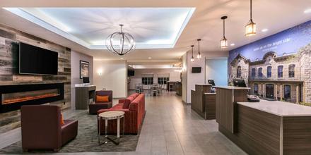 Image of hotel: La Quinta Inn & Suites Fredericksburg