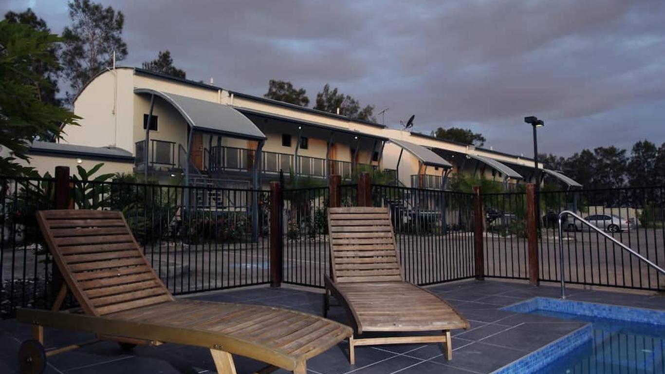 Novena Palms Motel