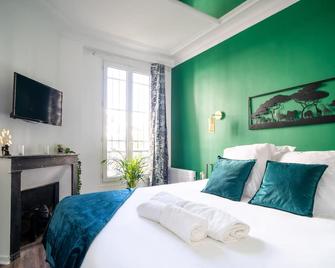 Suite L'éclipse Paris, logement avec jacuzzi, à 10 minutes des Champs Elysées - Levallois-Perret - Chambre