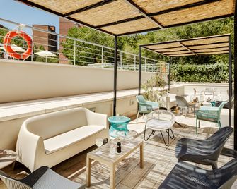 Sercotel Madrid Aeropuerto - מדריד - מרפסת