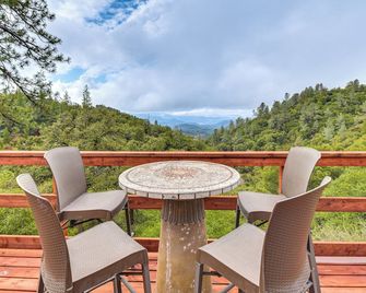Mtn-view Coulter Escape w/ Rustic Tree Lookout - Coulterville - Balcón