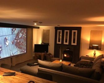 Penestaer - Machynlleth - Living room