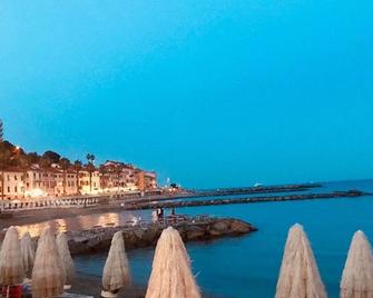 Casa Uliveto - Diano San Pietro - Playa