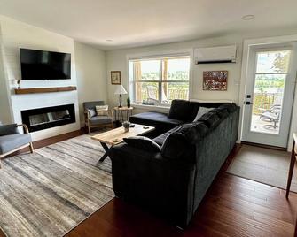 Million Dollar View - Stanley View Cottage - Relax and Enjoy - Stanley Bridge - Living room