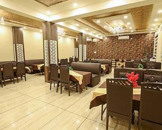 Hotel Sandalwood - Merath - Restaurant