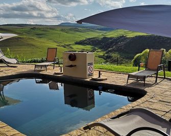 Amazian Mountain River Lodge - Underberg - Zwembad