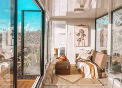 Modern Off Grid Tiny Home! - Haleiwa - Salon