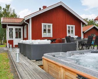 Stunning Home In Karlstad With Sauna - Karlstad