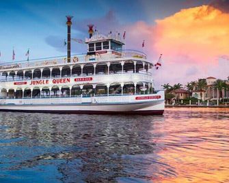 Oak Hill Oasis - Tropical Villa & Salt Pool - Bb&t Center, Everglades & Beaches - Davie - Building