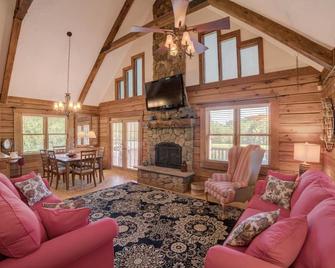 Relaxing Equestrian Retreat With Full Amenities - Rutherfordton - Sala de estar