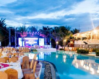 Golden Coast Resort and Spa - Phan Thiet - Piscina