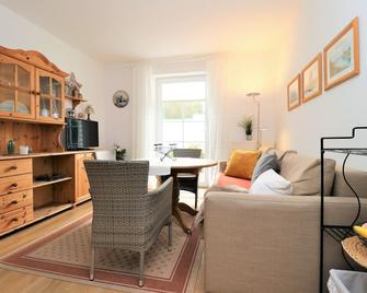Ferienappartements zwischen Meer und Bodden App 04 - Wustrow (Darss) - Wohnzimmer