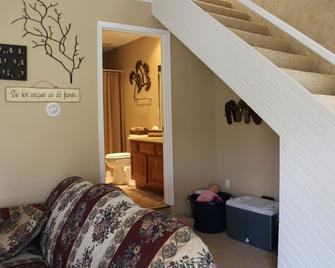 3 bed 2 bath Osage Beach/Lake of the Ozark Home - Osage Beach - Living room